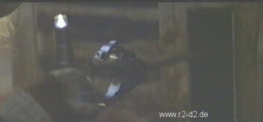 R2�s extended left side arm