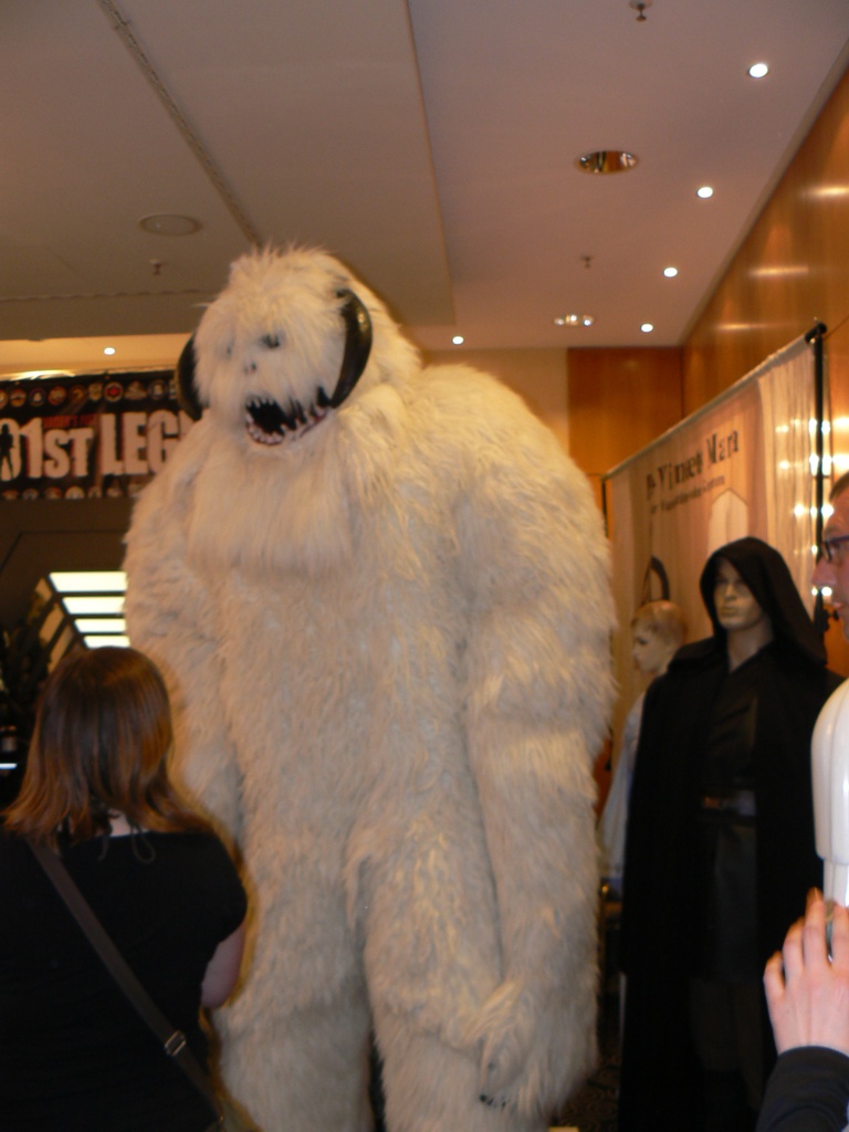 An amazing Wampa costume that was about three meters tall