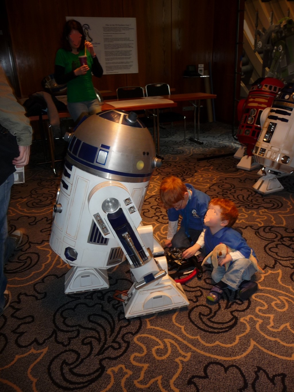 {short description of image}