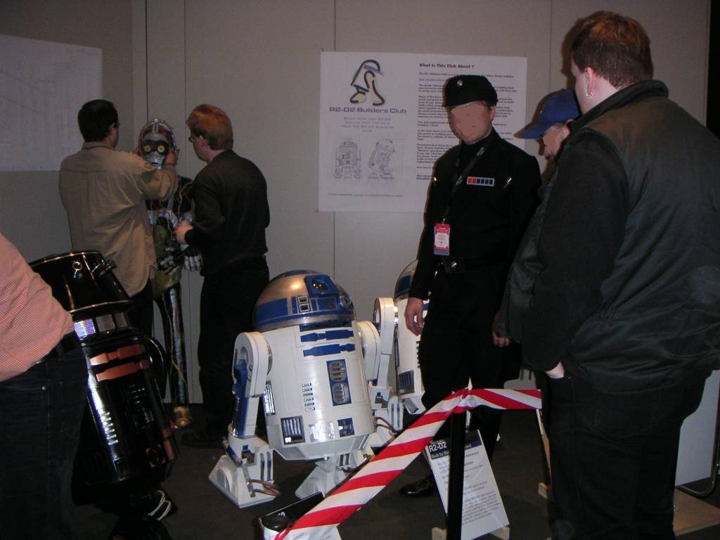 R2 builders at work